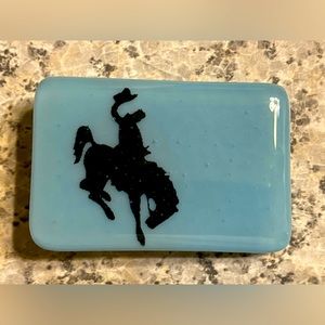 Mountain Khakis' Bronc Glass Buckle.